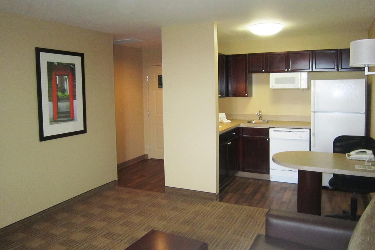 Extended Stay America Suites - Detroit - Auburn Hills - Featherstone Rd Eksteriør bilde